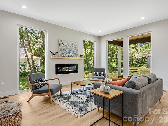 5th image of 211 Ruby Ave