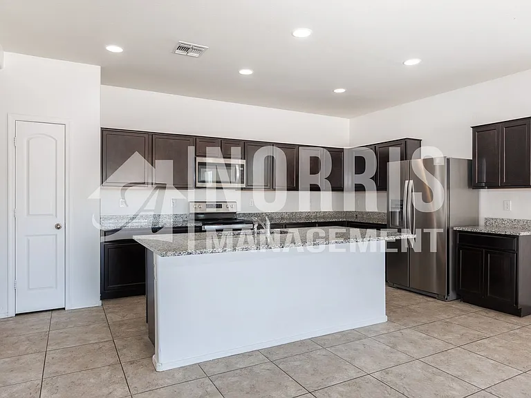 1153 E Gabrilla Dr — Photo 9