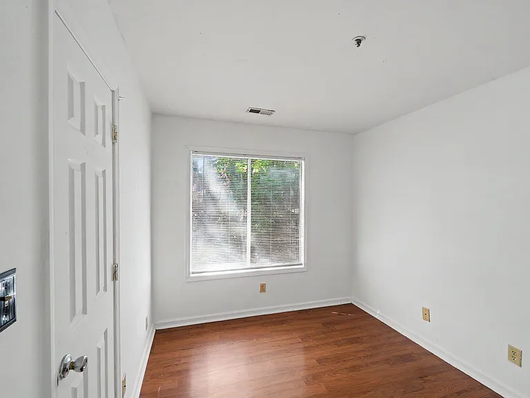 9535 University Terrace Dr #B — Photo 10