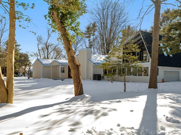 497 Woodbury Road, Cold Spring Harbor, NY 11724