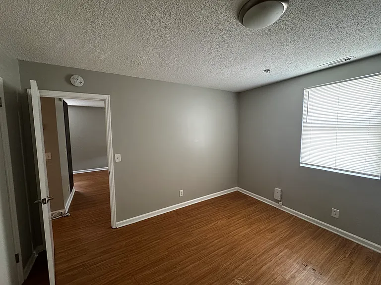 1509 Rosedale Ave — Photo 6