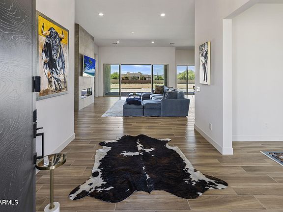5th image of 1101 E Dolores Road