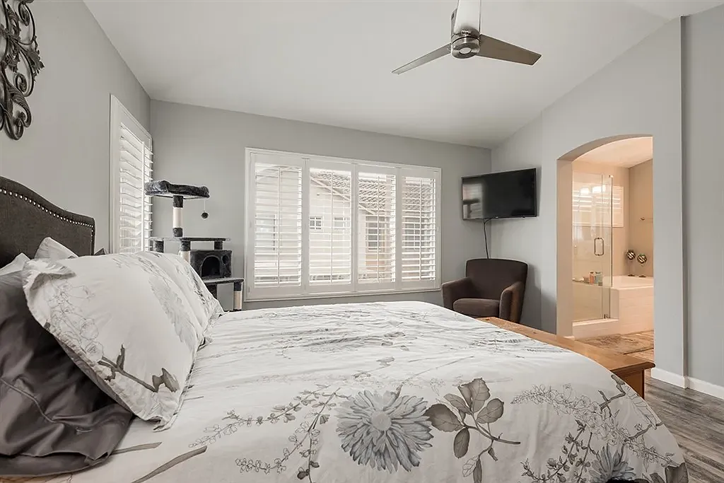 4 bed, 1651 sqft, $4,100 — Photo 3