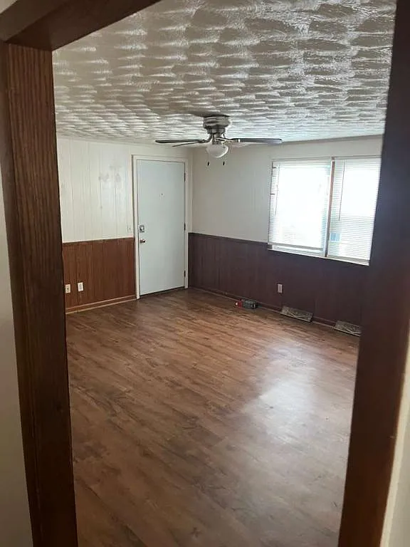 510 Ellen Dr, unit b — Photo 2