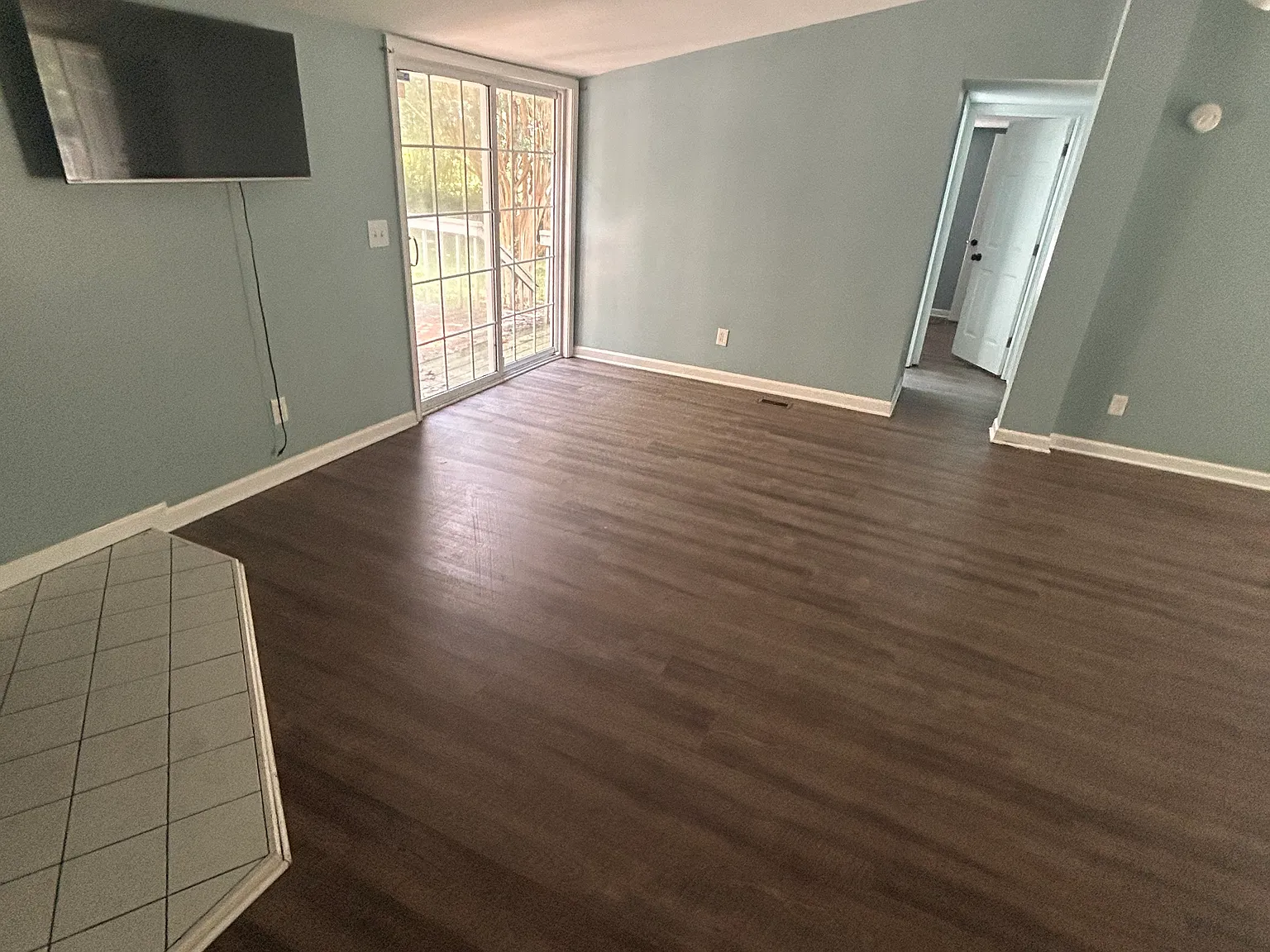 2 bed, 1300 sqft, $1,800 — Photo 2