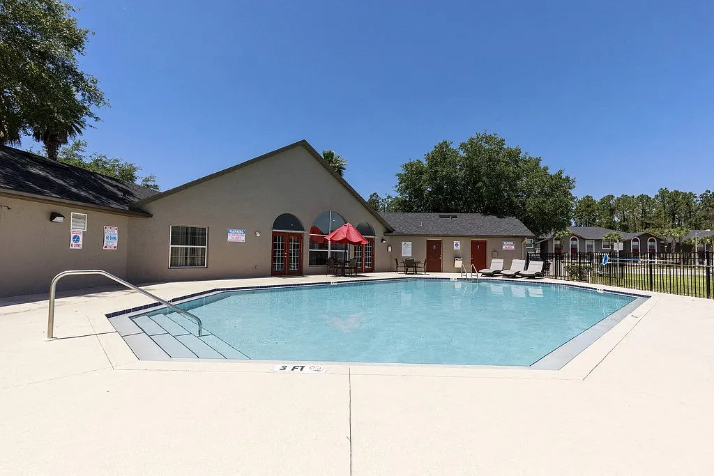 Pasco Woods Apartments — Photo 1