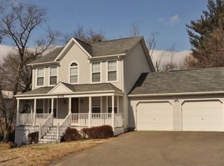 6346 Meriwether Ln, Springfield, VA 22150