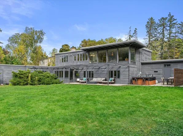 6465 North Santa Monica BOULEVARD, Fox Point, WI 53217