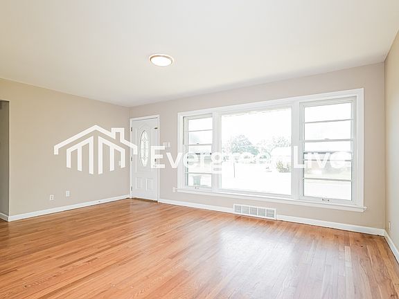 4th image of 380 S Saint Jacques St