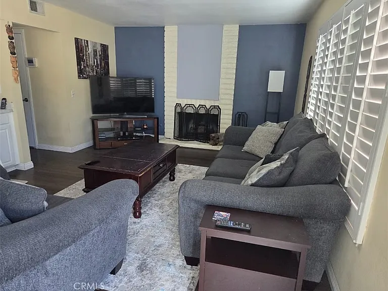 2632 S Augusta Ave — Photo 7