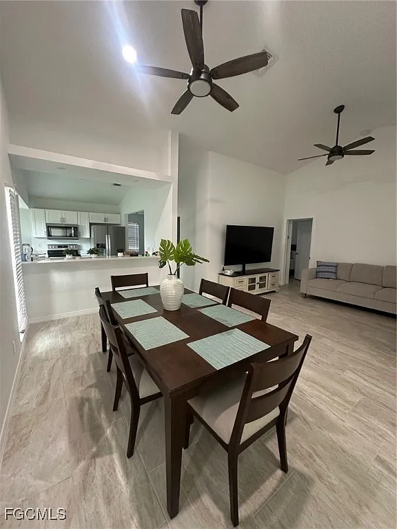 2 bed, 2.0 bath, 1271 sqft, $1,650 — Photo 2