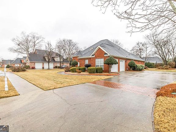 4th image of 209 Trellis Walk