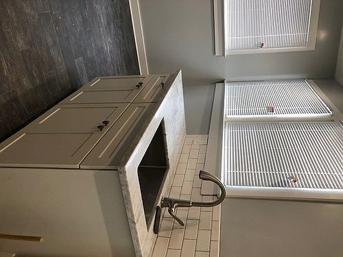 3rd image of 764 North Pt APT 10