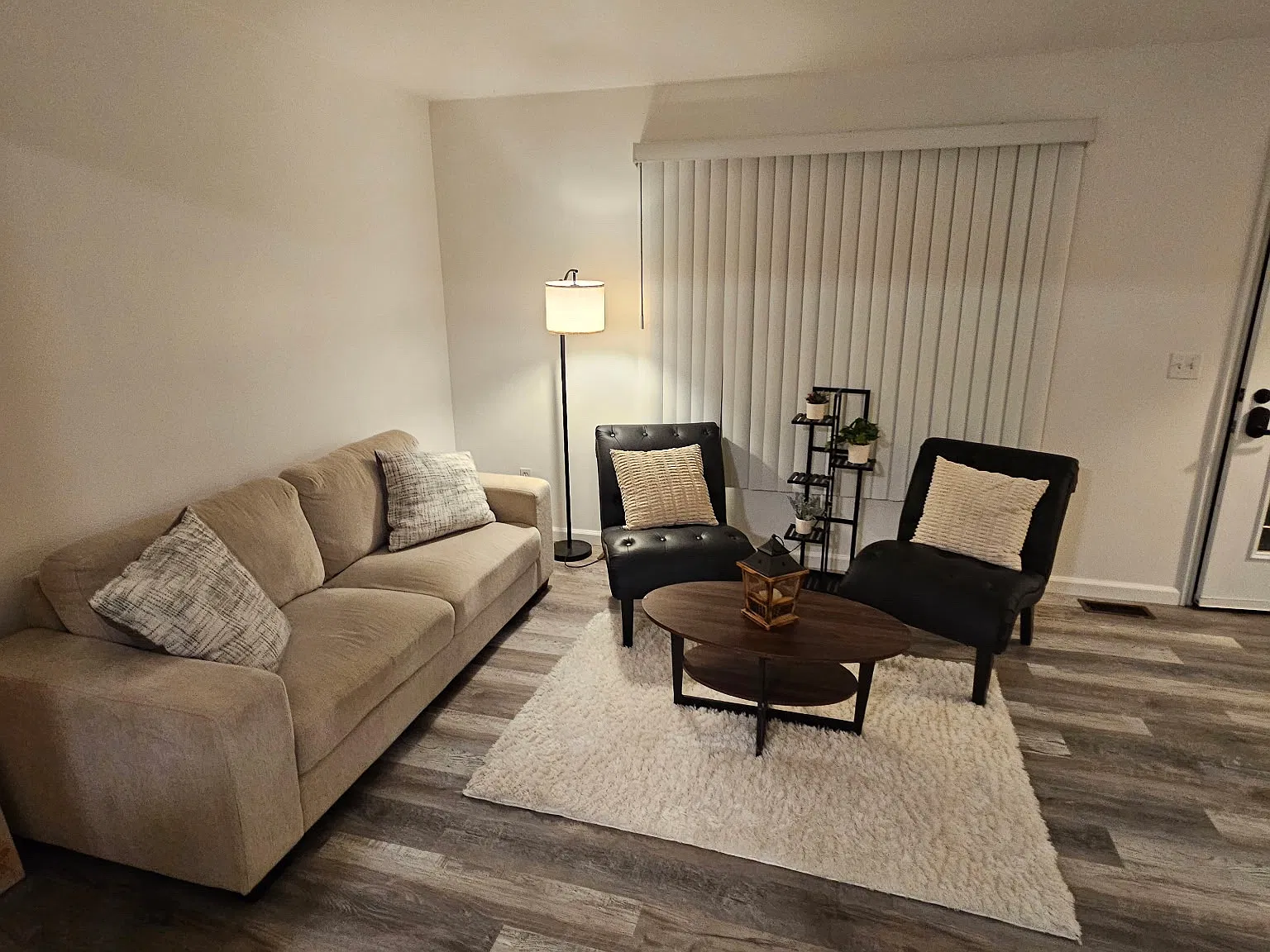 2 bed, 1.5 bath, 1050 sqft, $1,350 — Photo 4