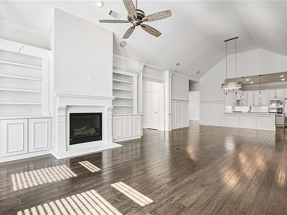 5th image of 4814 Josie Way NW