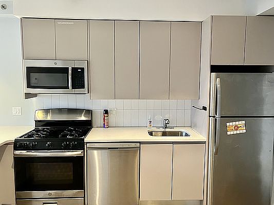 3rd image of 594 Bushwick Ave APT 410