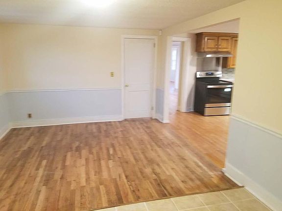 Large Family Room next to Kitchen