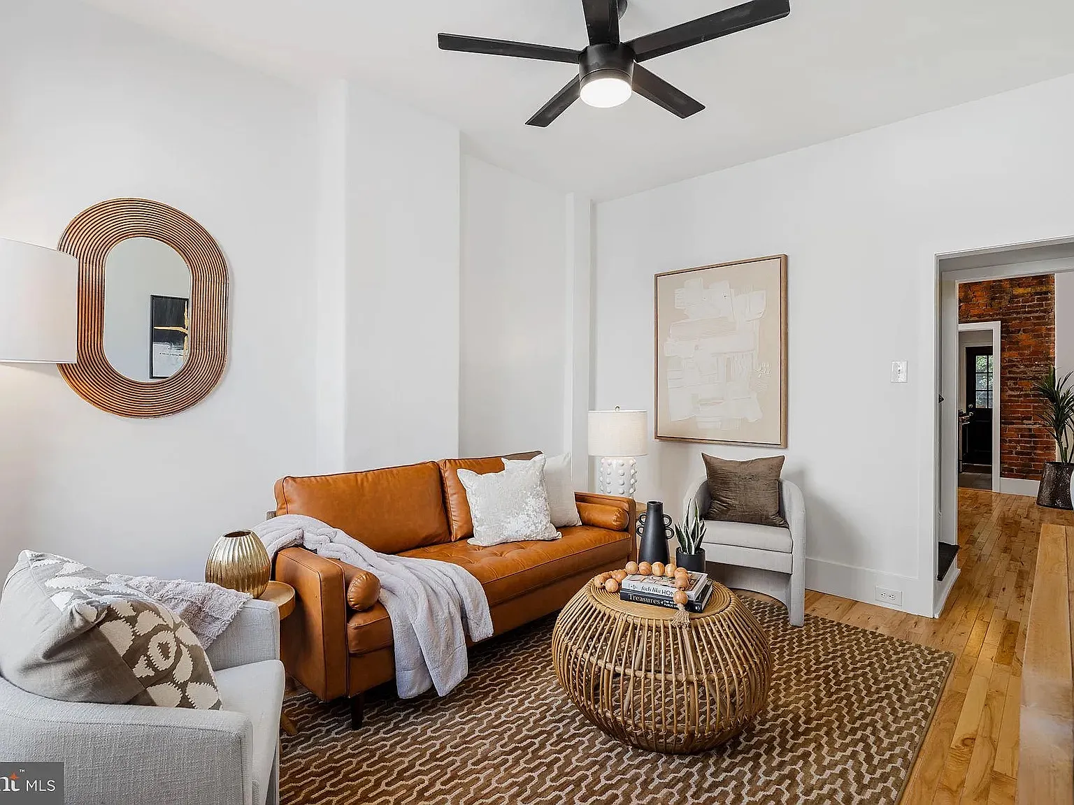 2 bed, 927 sqft, $2,375 — Photo 2