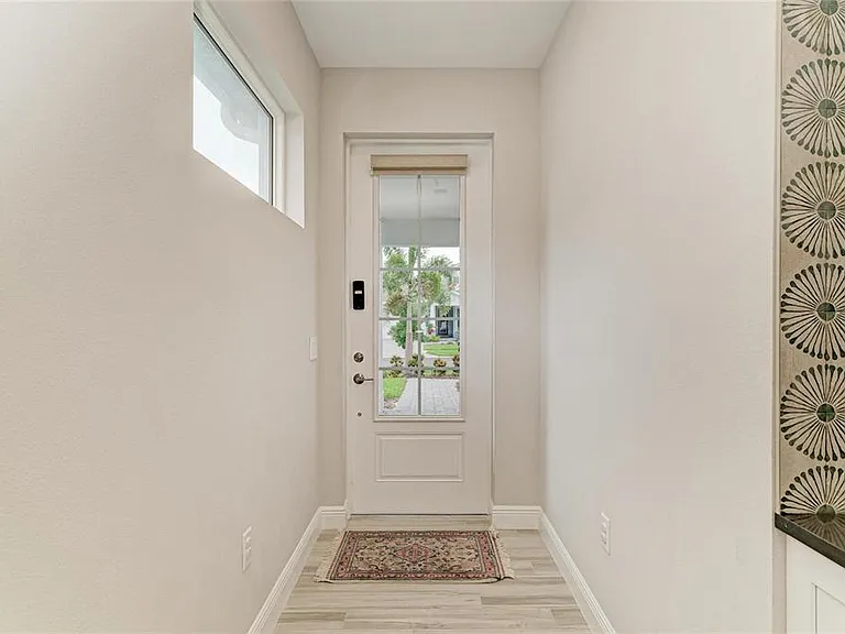 1079 Waterline Ct — Photo 9