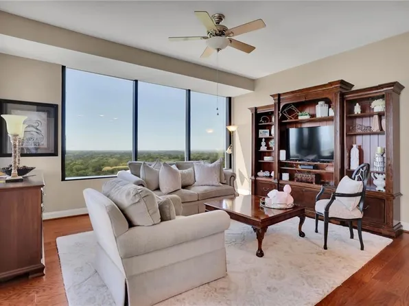 2828 Peachtree Rd NW APT 1901, Atlanta, GA 30305