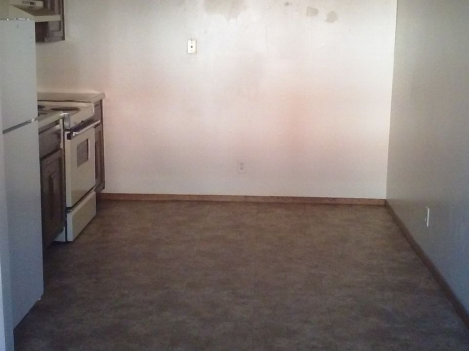 1st image of 2323 Eastmoreland Ave APT 3