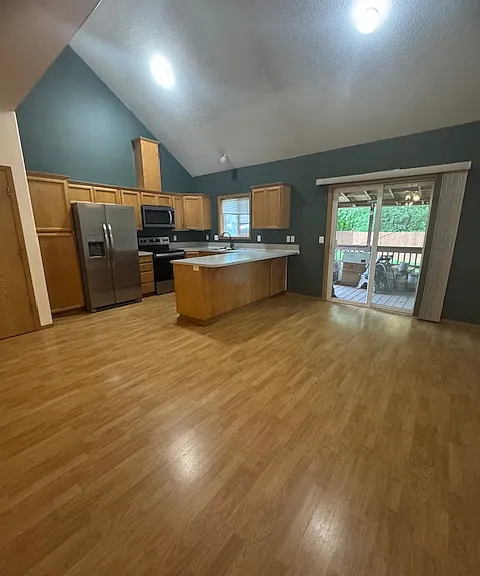 2917 SW 11th St — Photo 2