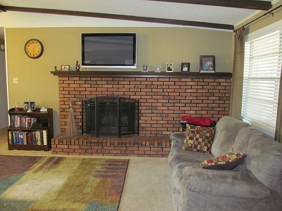 3rd image of 251 Dogwood Ln