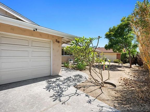 4th image of 7658 Lake Adlon Dr