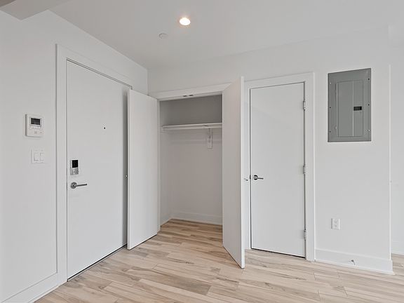 5th image of 27-15 Astoria Blvd #6R