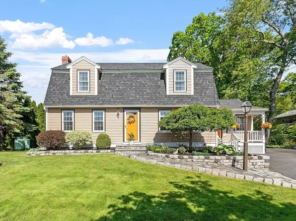 2 Oak Hill Rd, Haverhill, MA 01830