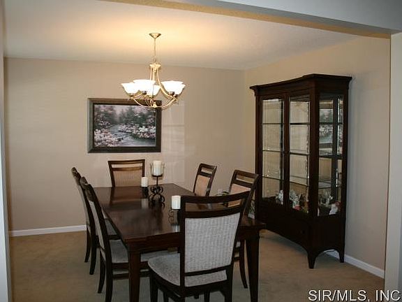 5th image of 301 Redwood Dr