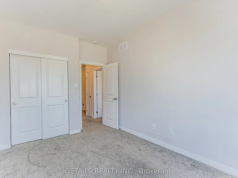 276 Avro Cir — Photo 21