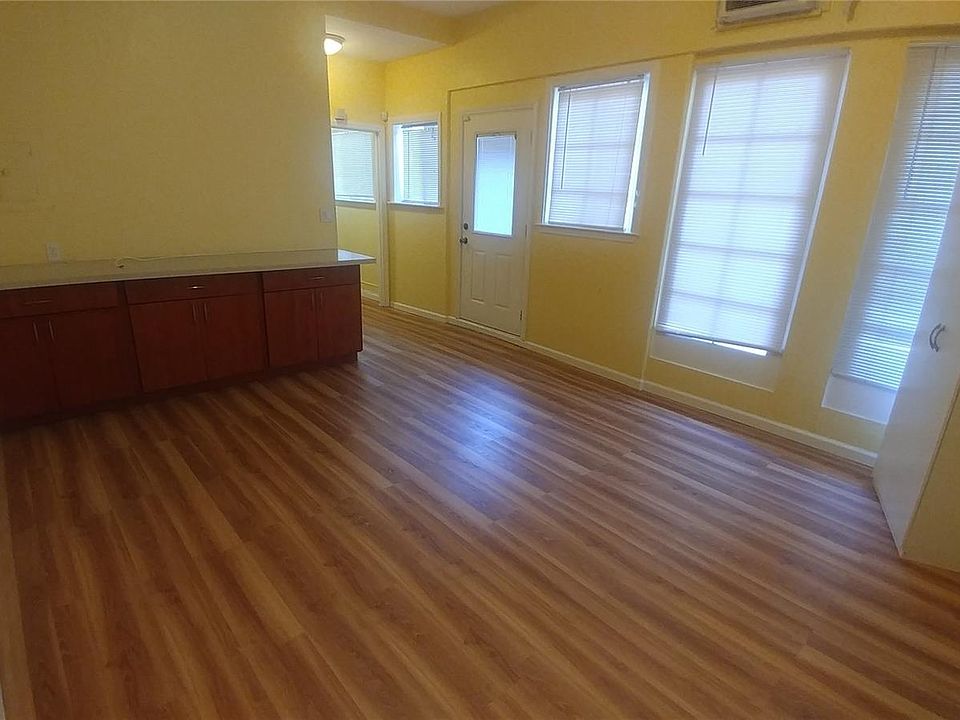 2nd image of 421 Lewers St Unit I
