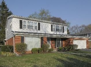 512 S Kennicott Ave, Arlington Heights, IL 60005