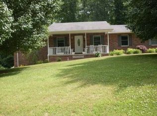 214 Constitution Ave, Elizabethton, TN 37643