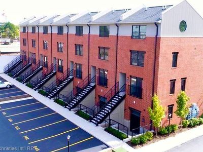 620 W Eleven Mile Rd, Royal Oak, MI, 48067
