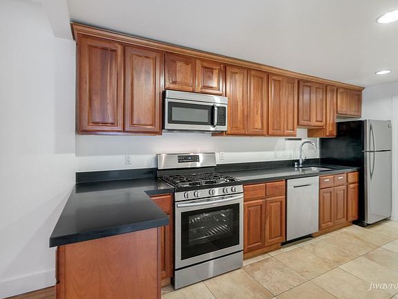 2nd image of 457 Potrero Ave #J
