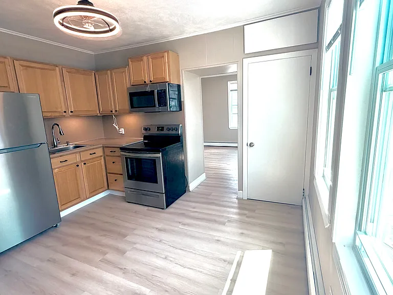 1303 Cranston St #2B — Photo 8