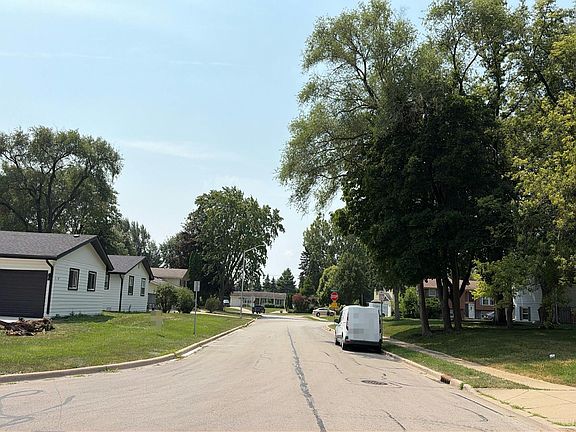 5th image of 444 Aztec Dr