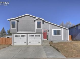 943 Rancher Dr, Fountain, CO 80817