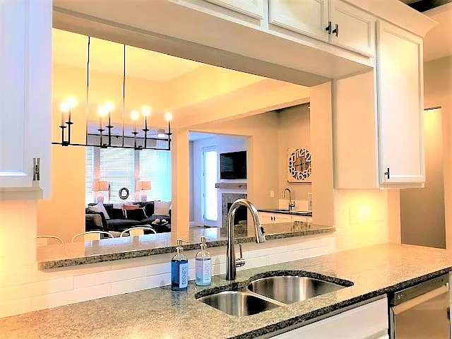 3 Bedroom, 2 Bathroom Condo with Marina & Harbor Views — Photo 4