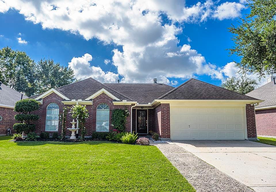 1st image of 5009 Parkcrest Dr