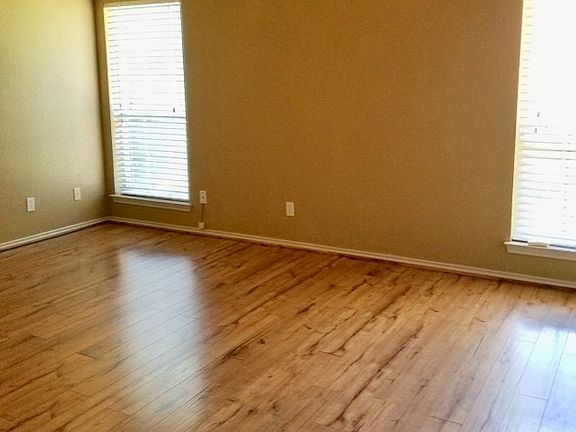 5th image of 105 King Arthur Ct