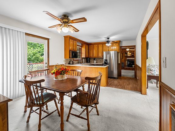 4th image of 102 Robinhood Cir