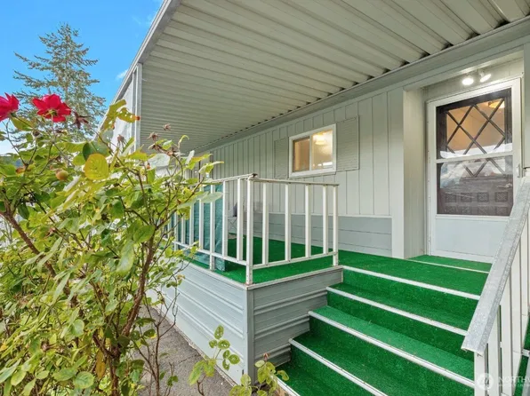 7031 NE 175th Street #47, Kenmore, WA 98028