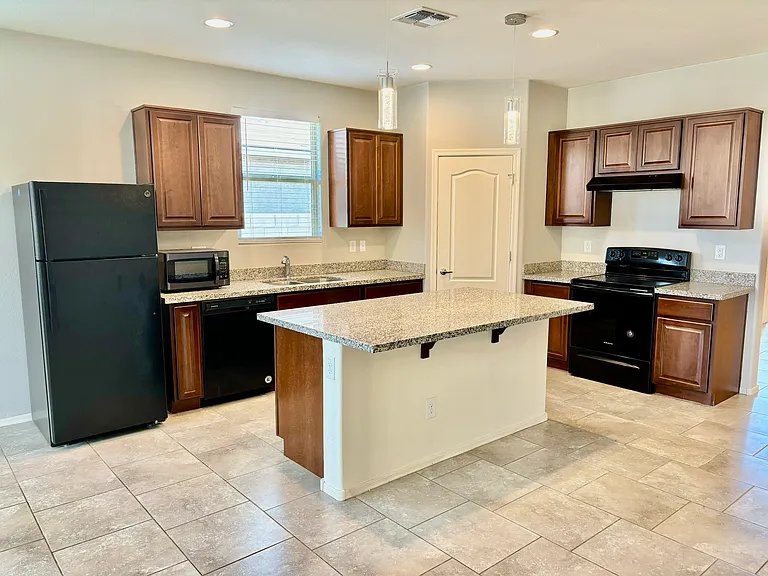 1549 E Kingman Pl — Photo 28