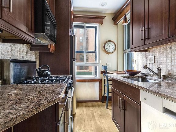 5th image of 357 W 55th St APT 2C