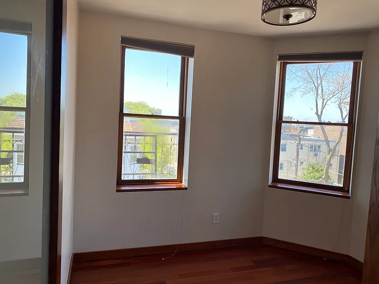 92 Pulaski St — Photo 12