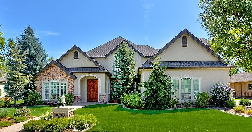 Stunning Home in Two Rivers