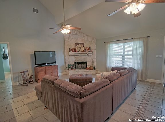 4th image of 30560 Bulverde Hills Dr